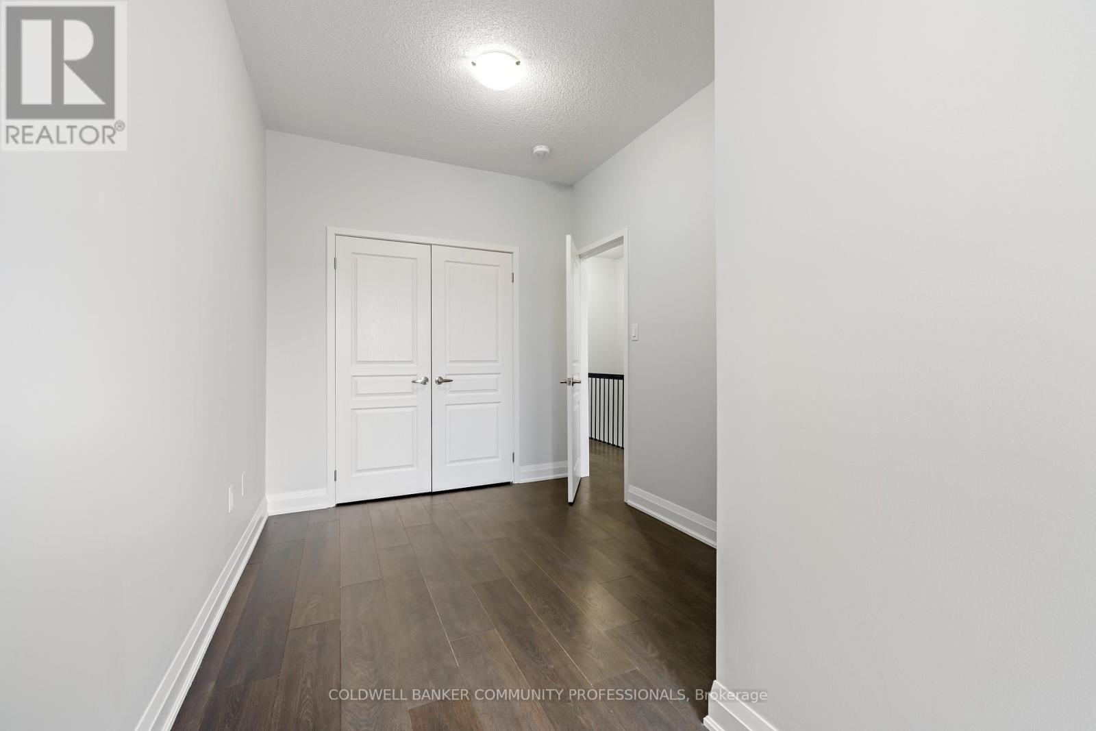 193 Huguenot Road, Oakville (Go Glenorchy), Ontario  L6H 0L6 - Photo 37 - W12884040