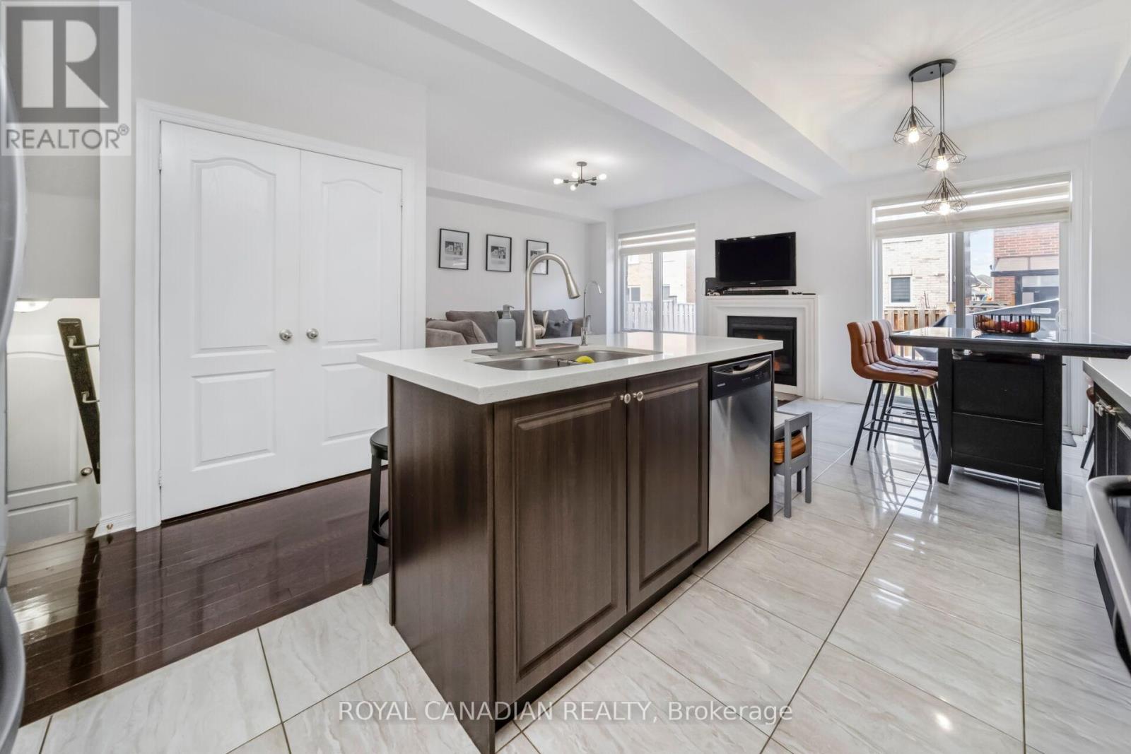 10 Yellowknife Road, Brampton, Ontario  L6R 3X3 - Photo 10 - W12884050