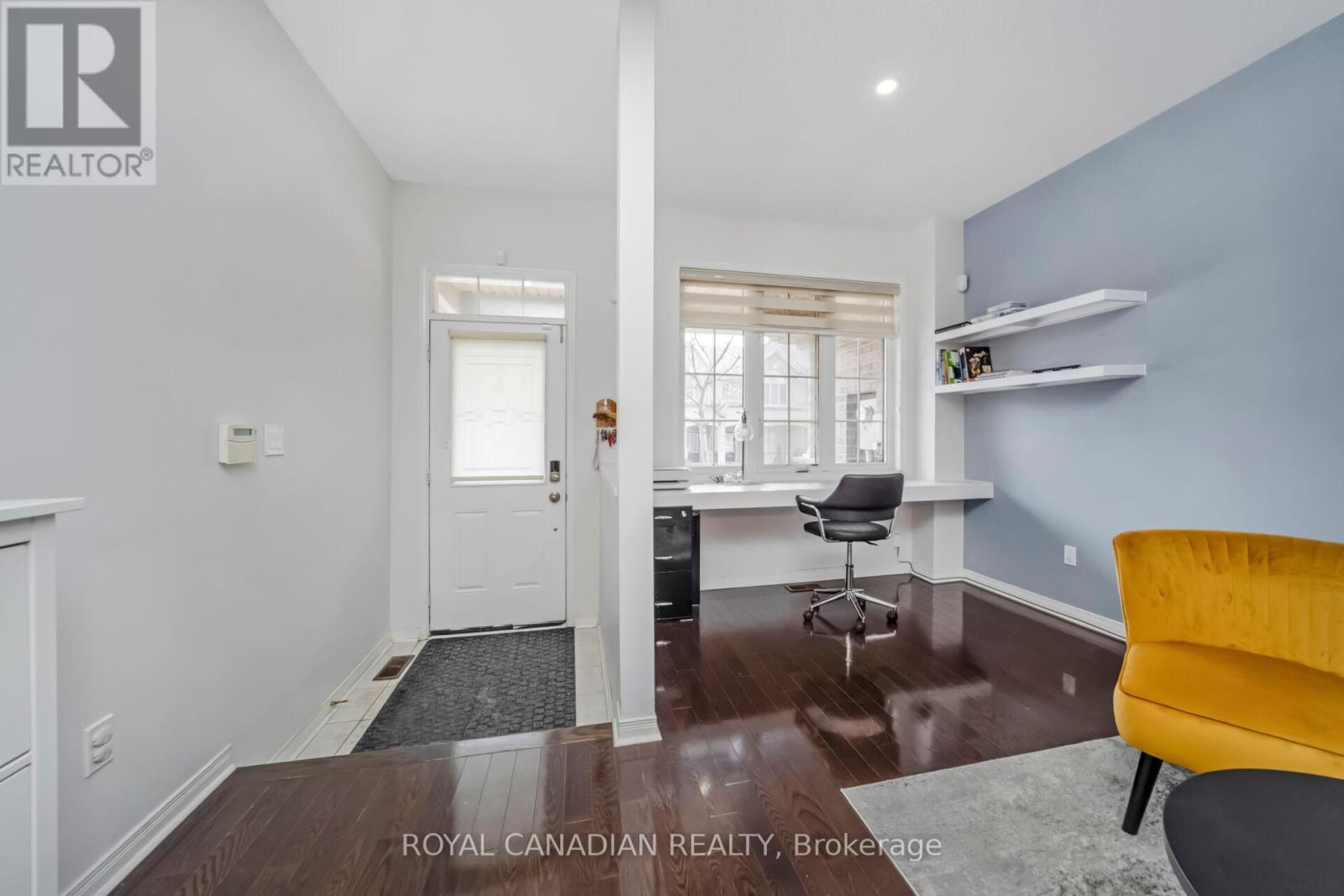 10 Yellowknife Road, Brampton, Ontario  L6R 3X3 - Photo 2 - W12884050