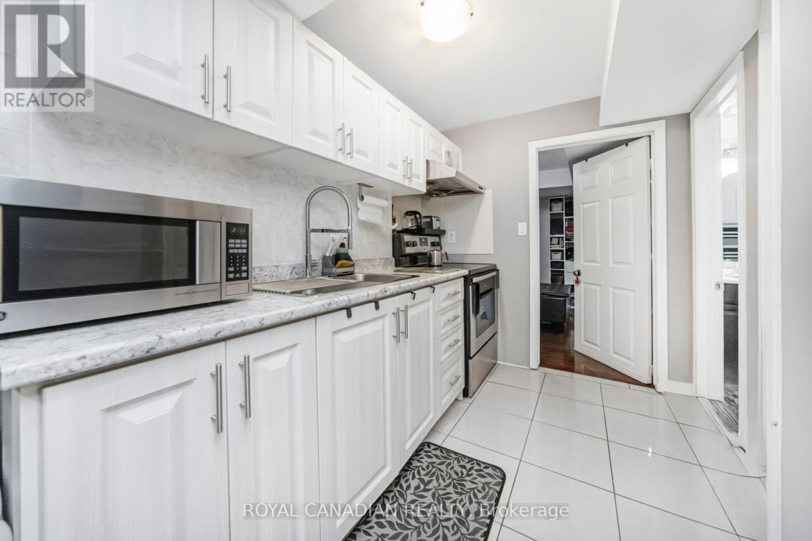 10 Yellowknife Road, Brampton, Ontario  L6R 3X3 - Photo 41 - W12884050