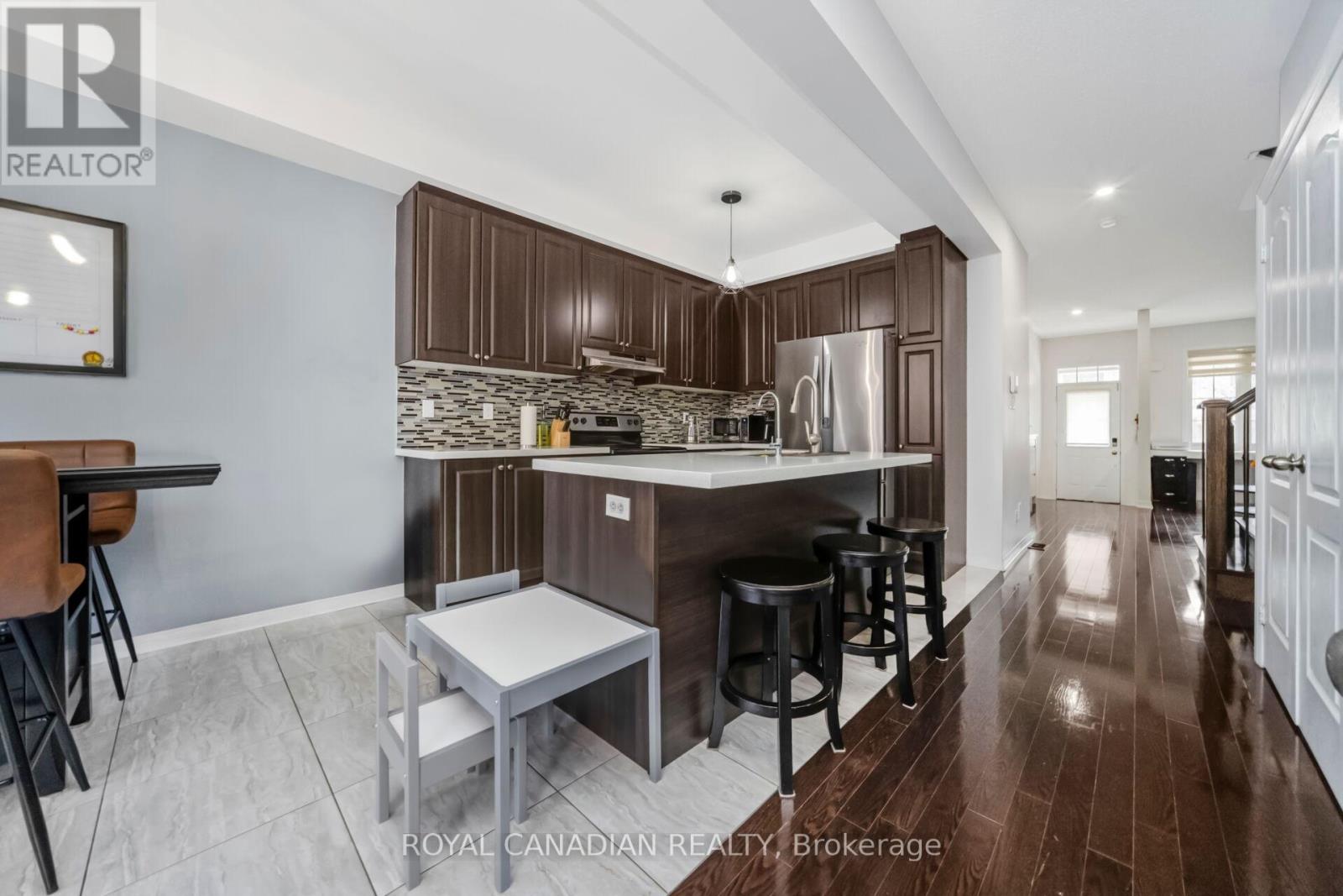 10 Yellowknife Road, Brampton, Ontario  L6R 3X3 - Photo 8 - W12884050