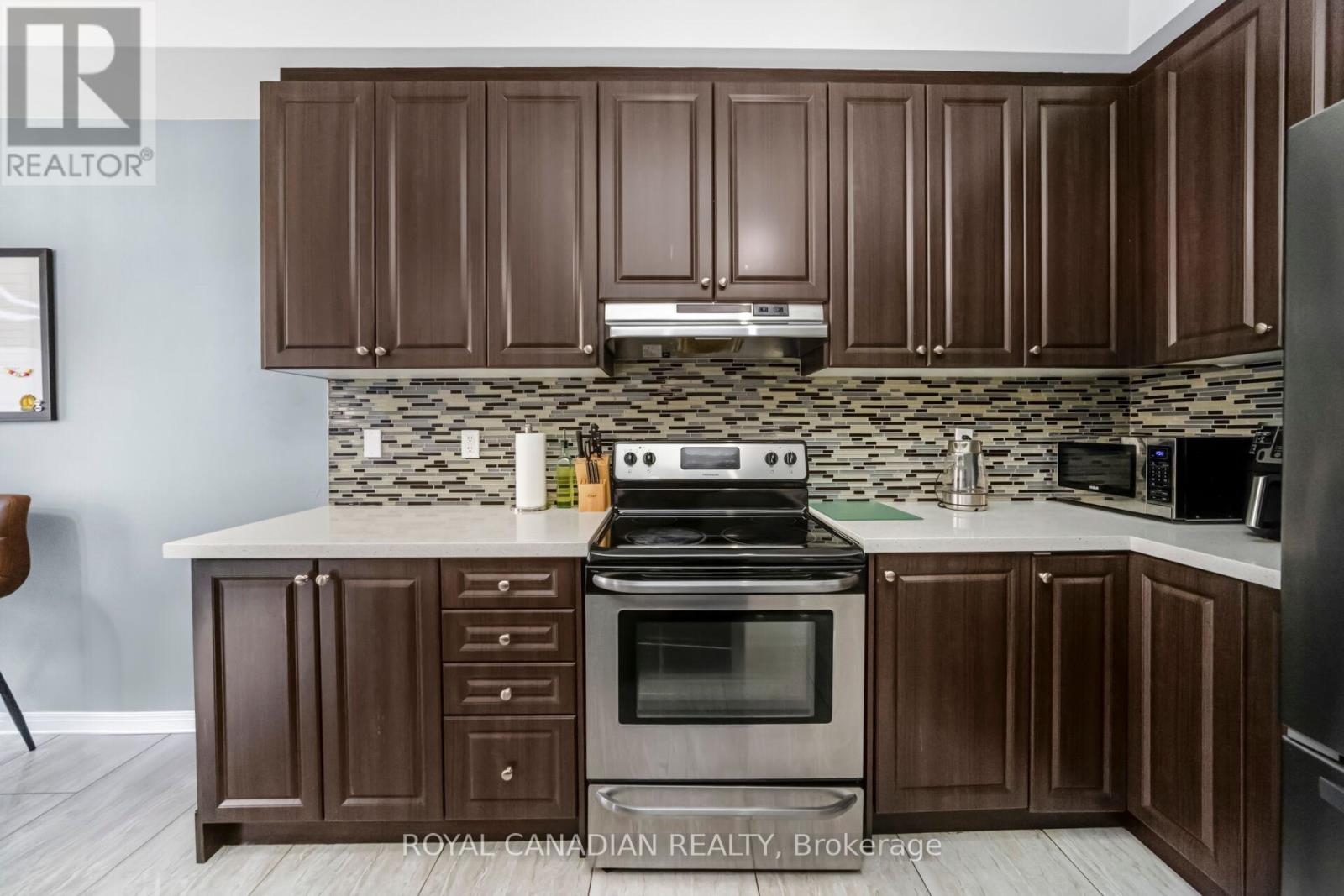 10 Yellowknife Road, Brampton, Ontario  L6R 3X3 - Photo 9 - W12884050