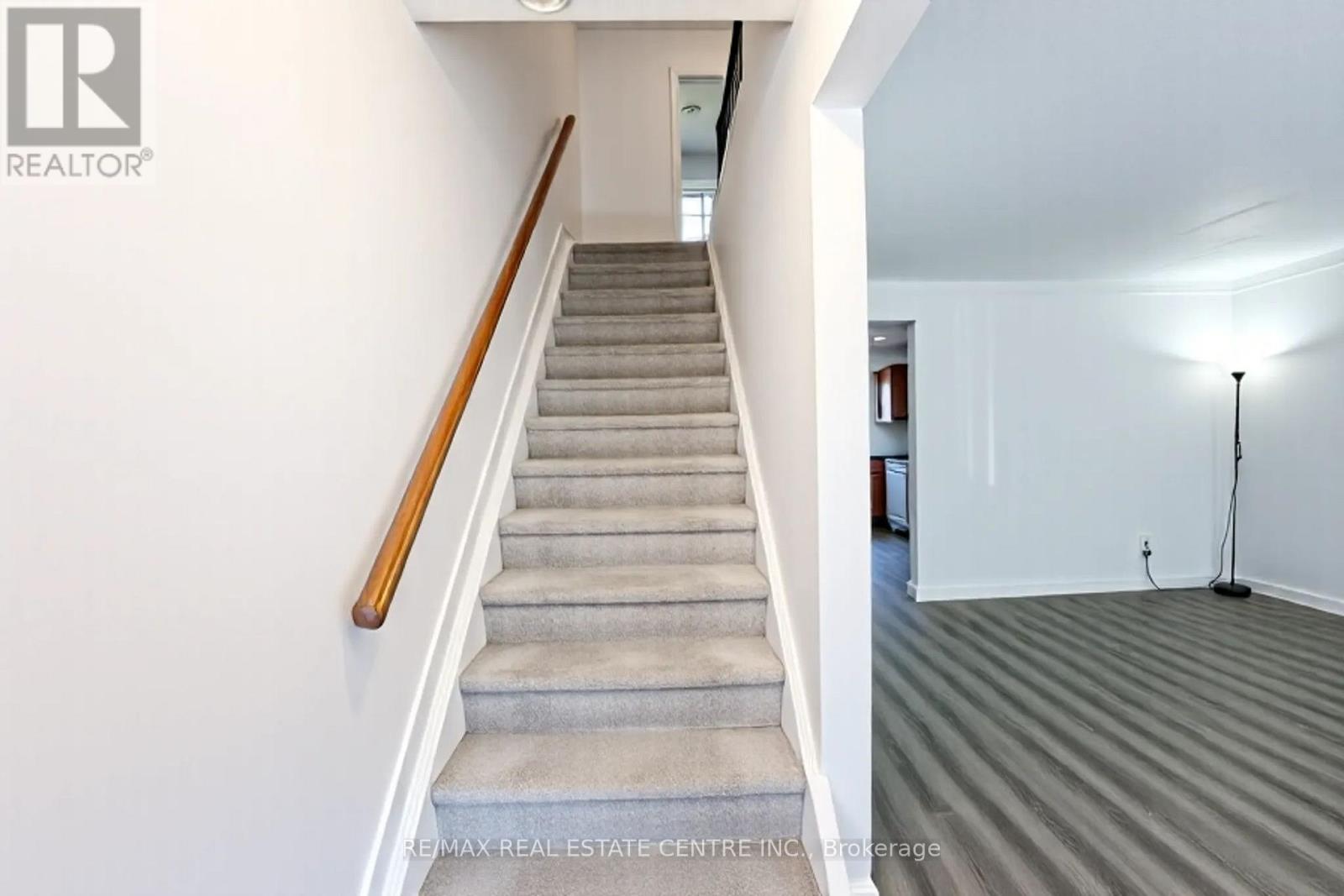 231 Perth Street, Brockville, Ontario  K6V 5E7 - Photo 5 - X12884024