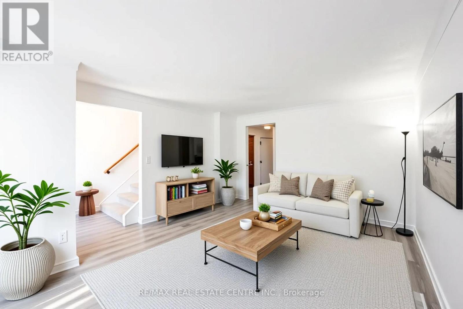 231 Perth Street, Brockville, Ontario  K6V 5E7 - Photo 8 - X12884024