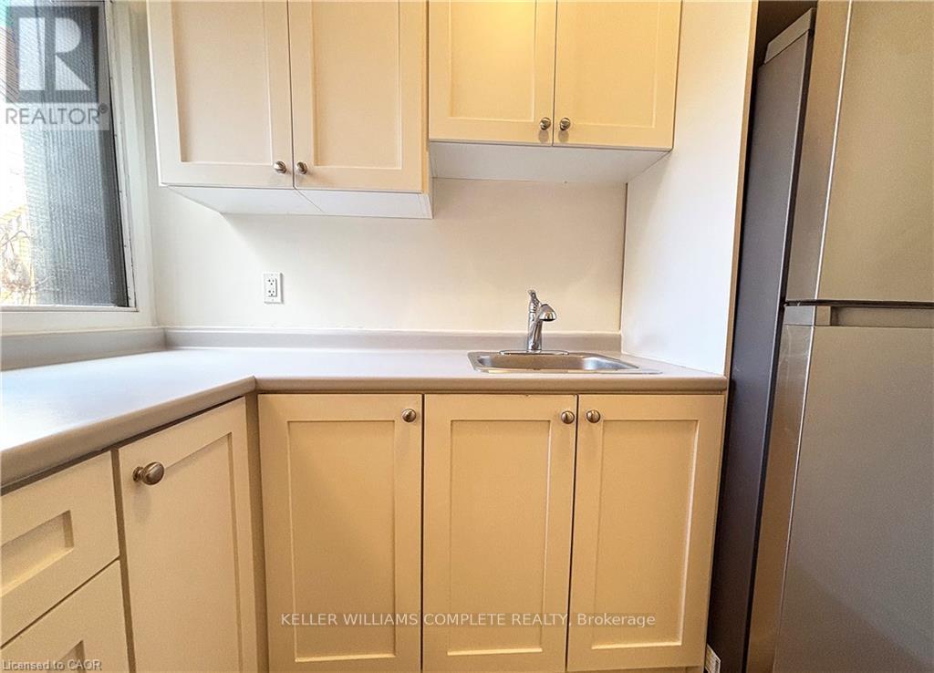 2 - 76 Wentworth Street S, Hamilton, Ontario  L8N 2Y9 - Photo 8 - X12884030