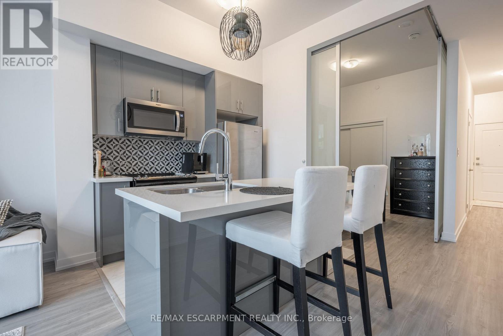 419 - 450 Dundas Street E, Hamilton, Ontario  L8B 1Z2 - Photo 2 - X12884032