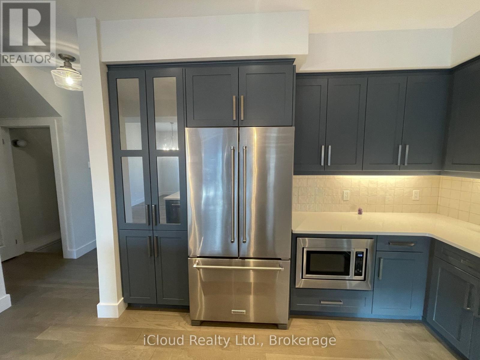 167 Forest Creek Drive, Kitchener, Ontario  N2R 0M1 - Photo 3 - X12884046