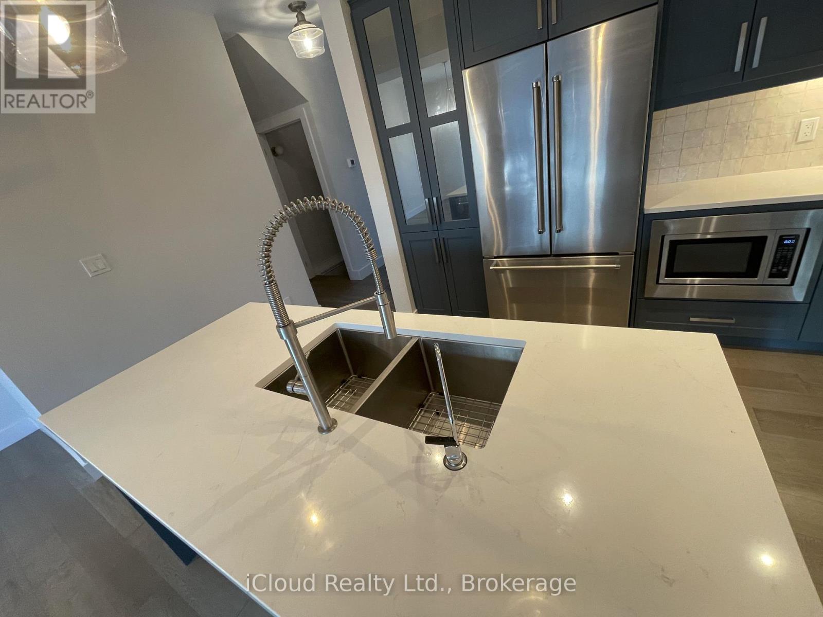 167 Forest Creek Drive, Kitchener, Ontario  N2R 0M1 - Photo 6 - X12884046