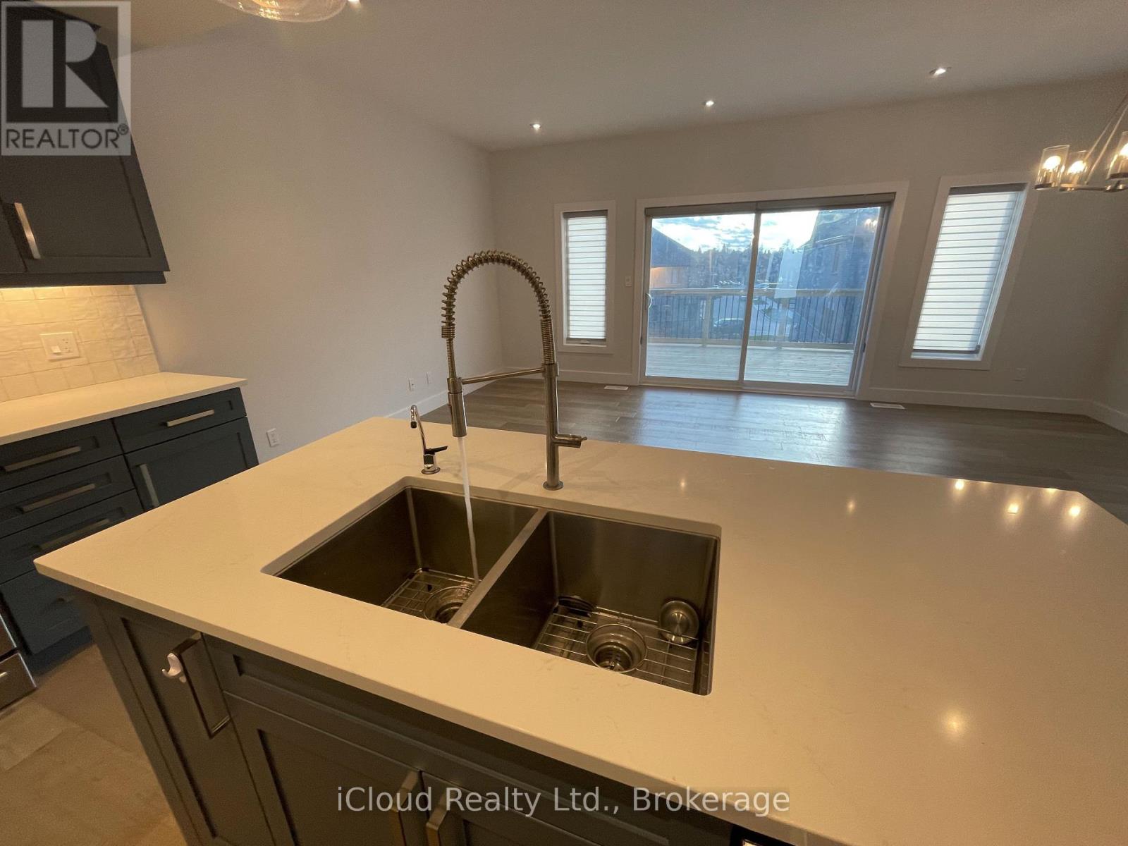 167 Forest Creek Drive, Kitchener, Ontario  N2R 0M1 - Photo 7 - X12884046