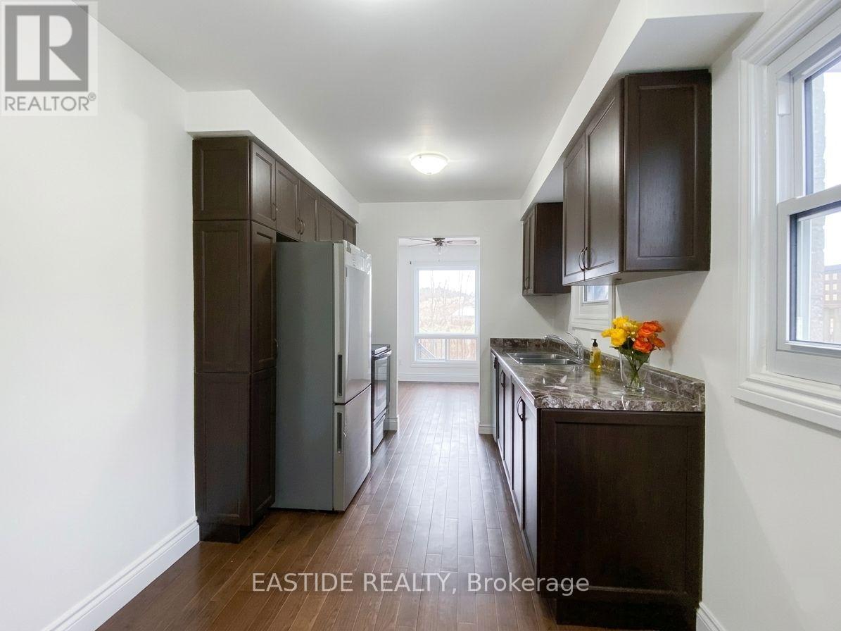 1540 Norwill Crescent, Oshawa, Ontario  L1G 7T9 - Photo 2 - E12878980