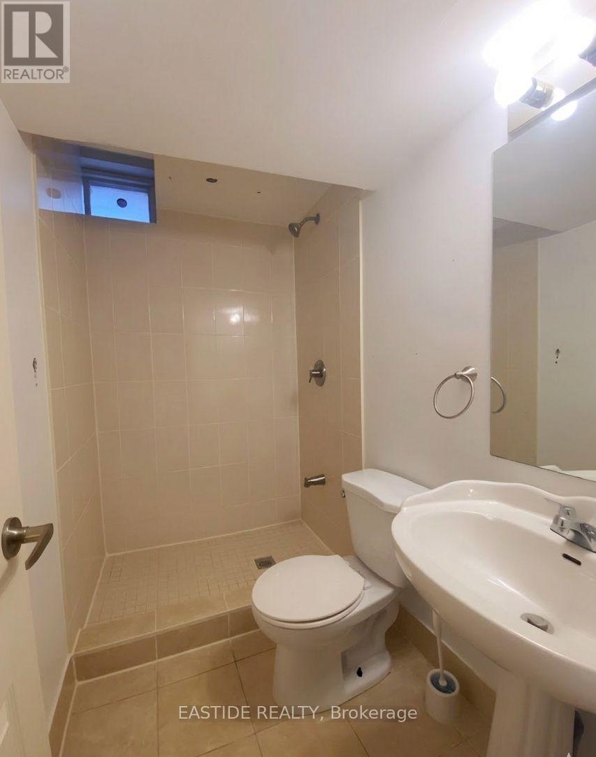 1540 Norwill Crescent, Oshawa, Ontario  L1G 7T9 - Photo 11 - E12878980