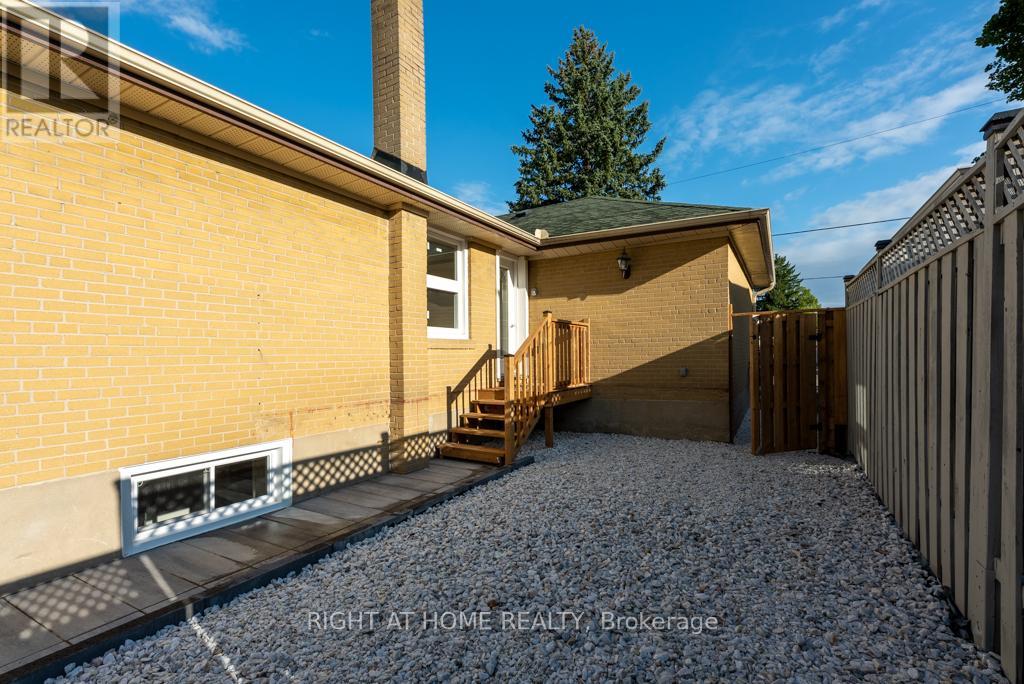 343 Boisdale Avenue, Richmond Hill (Harding), Ontario  L4C 1R4 - Photo 38 - N12859910