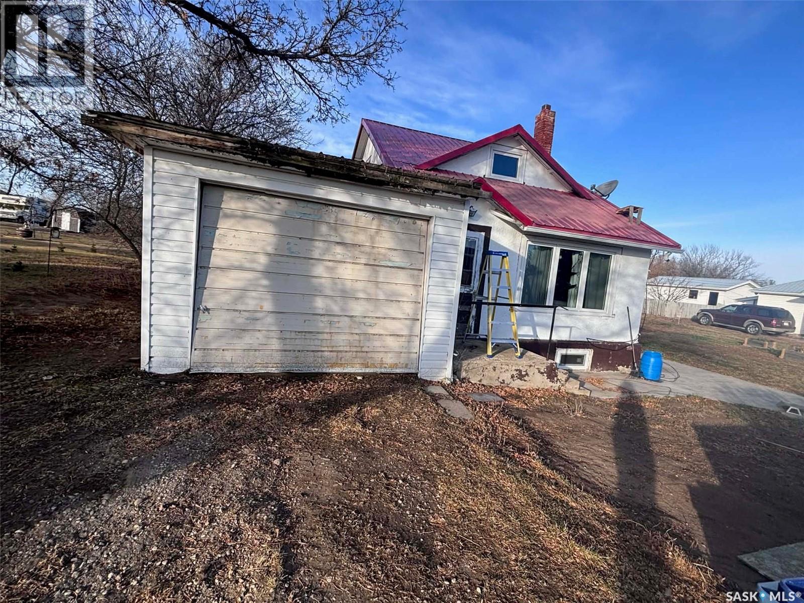 58 2nd Street, Tompkins, Saskatchewan  S0N 2S0 - Photo 2 - SK030464