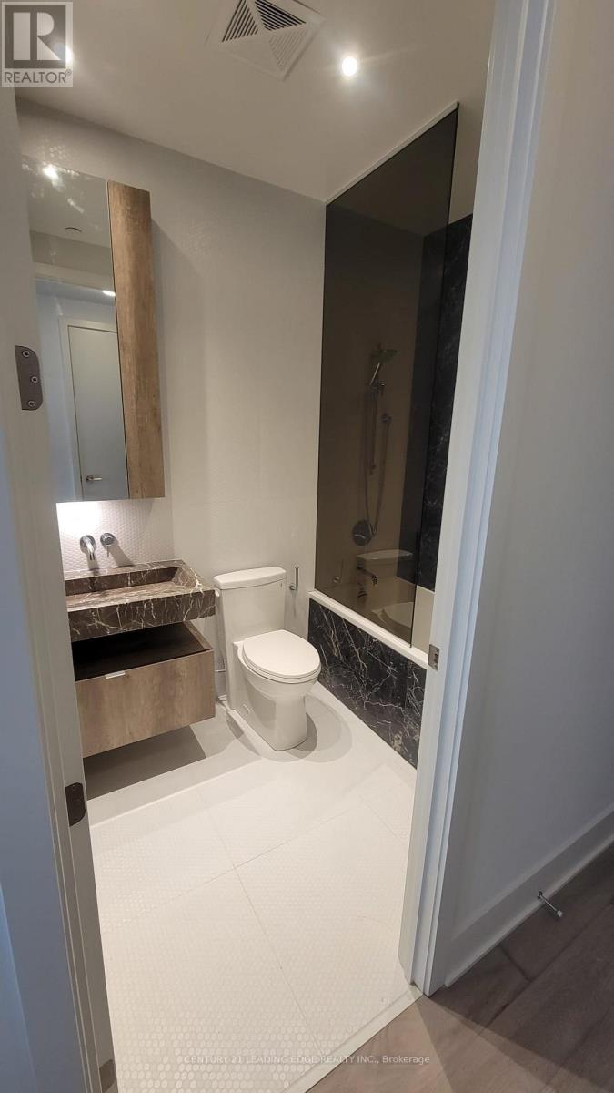 5801 - 11 Yorkville Avenue, Toronto, Ontario  M4W 0B7 - Photo 24 - C12877584