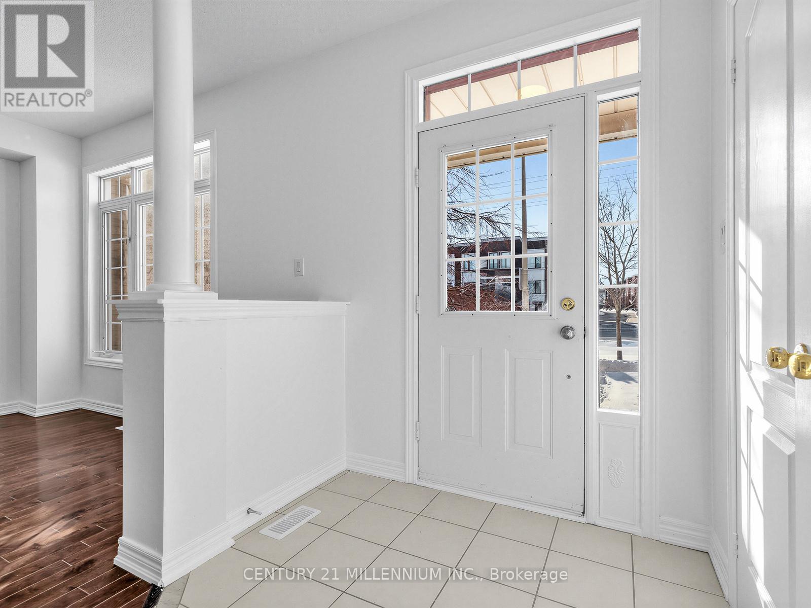 10569 Bayview Avenue, Richmond Hill, Ontario  L4C 0M8 - Photo 2 - N12880832