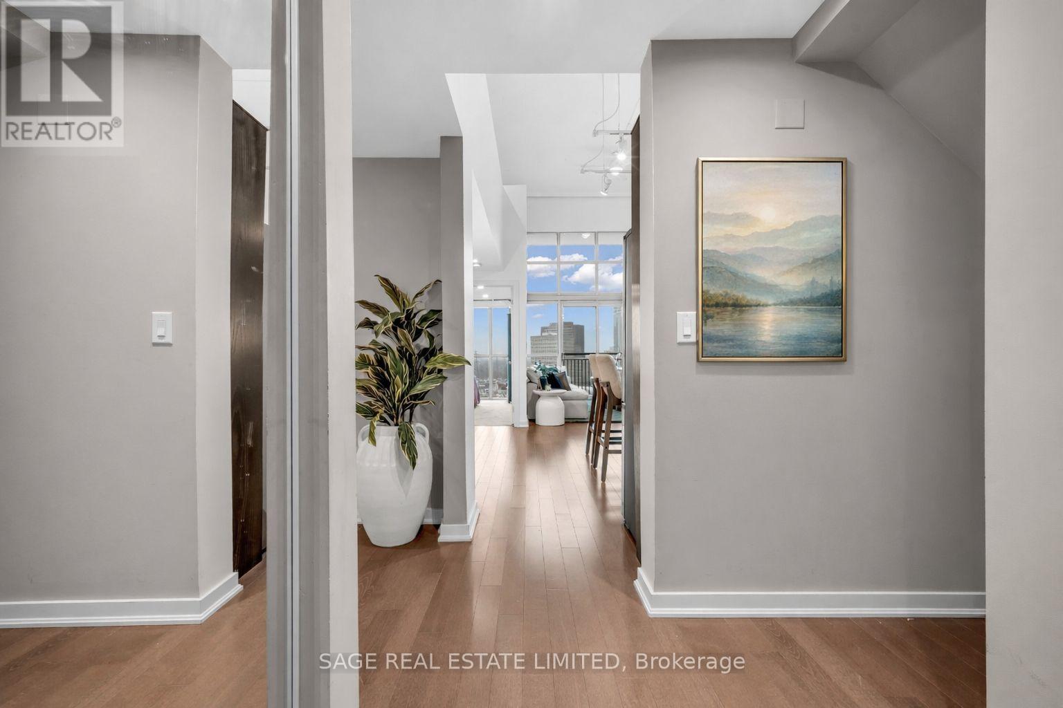 803 - 2 Fieldway Road, Toronto, Ontario  M8Z 0B9 - Photo 2 - W12877134