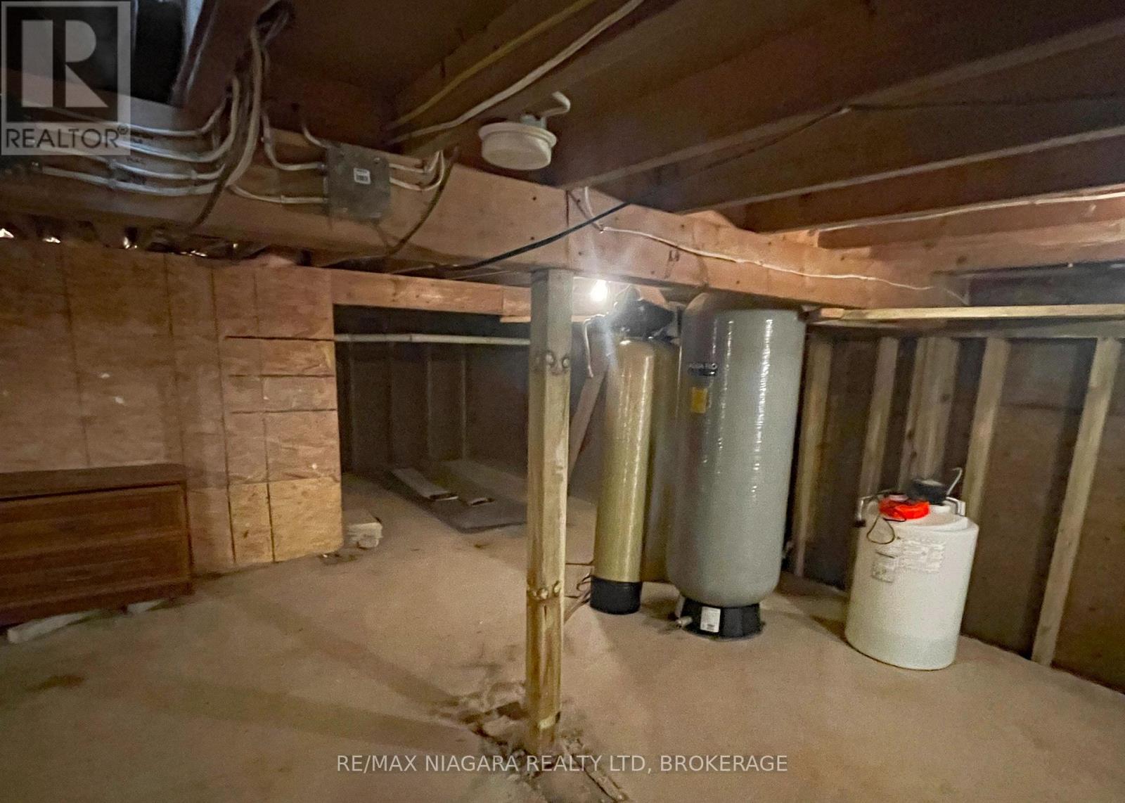 42 Mohawk Point Road, Haldimand, Ontario  N0A 1K0 - Photo 49 - X12872154