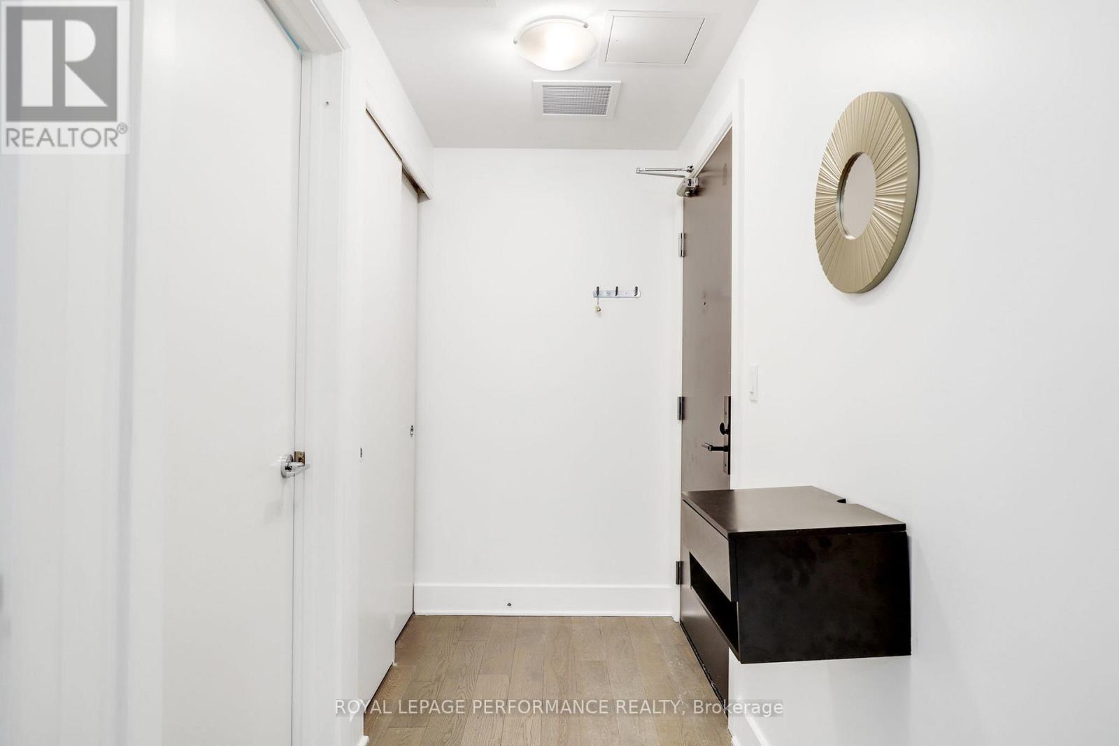 207 - 255 Bay Street, Ottawa, Ontario K1R 0C5 - Photo 14 - X12884092