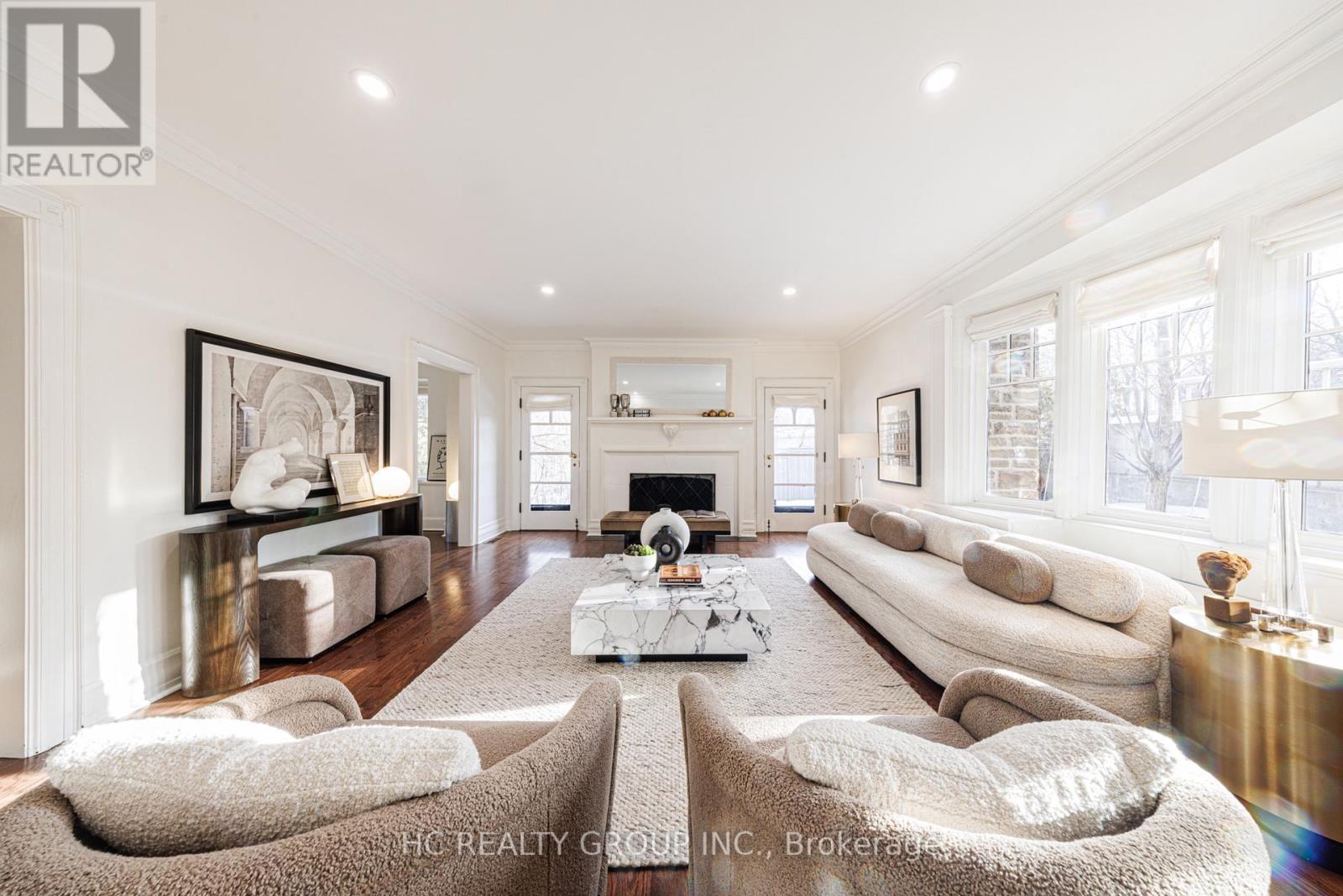 39 Glengowan Road, Toronto, Ontario  M4N 1G1 - Photo 2 - C12884058