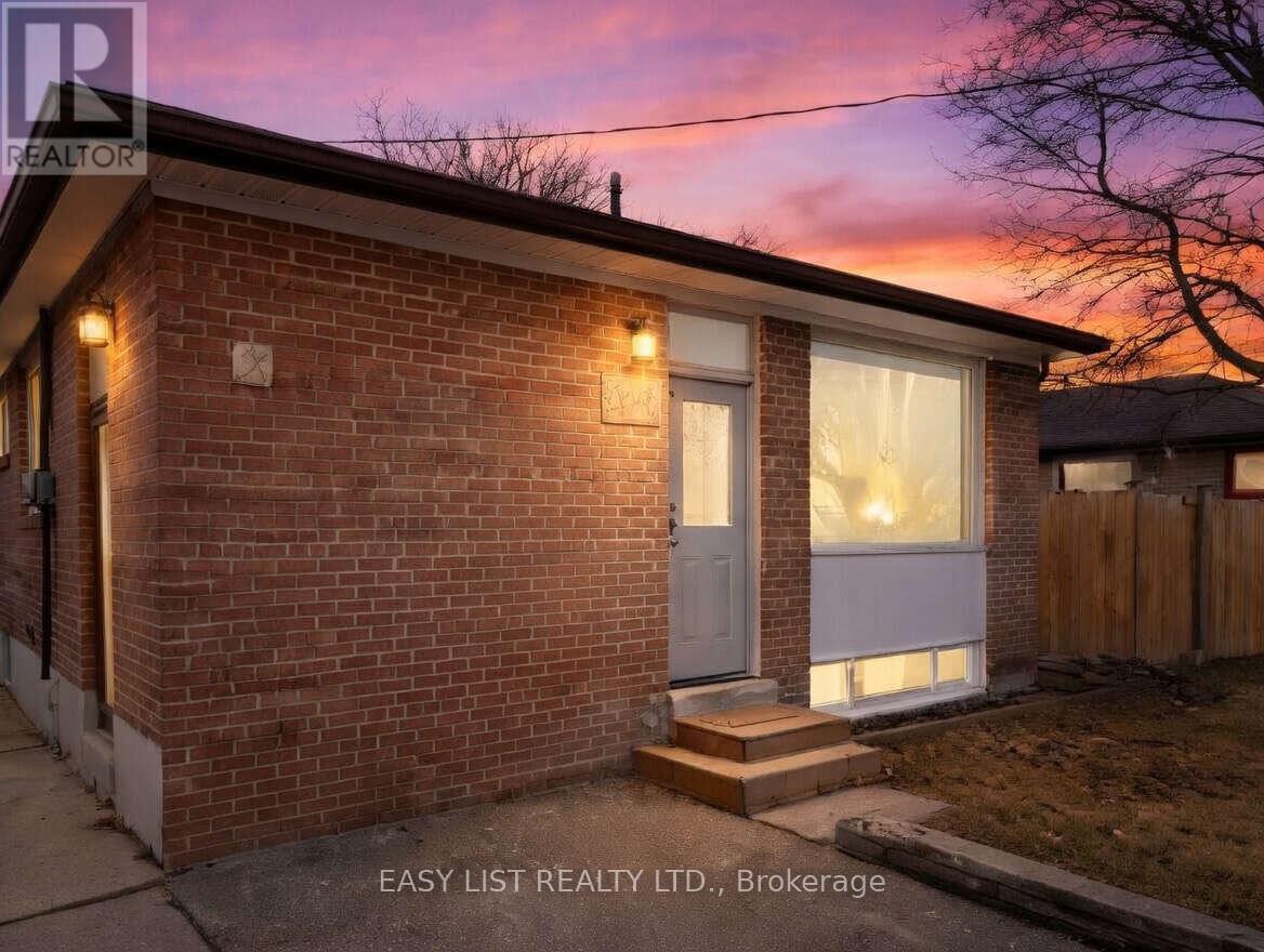 1003 Wardman Crescent, Whitby, Ontario  L1N 3H1 - Photo 2 - E12884060