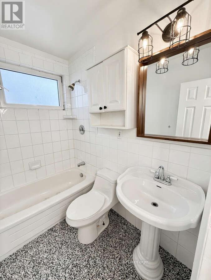 1003 Wardman Crescent, Whitby, Ontario  L1N 3H1 - Photo 7 - E12884060