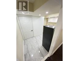 BSMT - 35 MANTIS ROAD, Toronto, Ontario