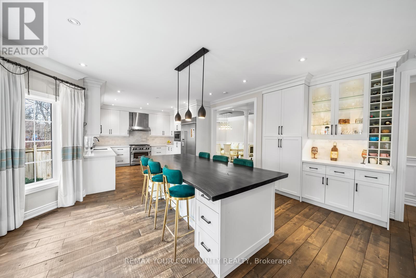 31 Marinucci Court, Richmond Hill, Ontario  L4C 0M5 - Photo 12 - N12884072