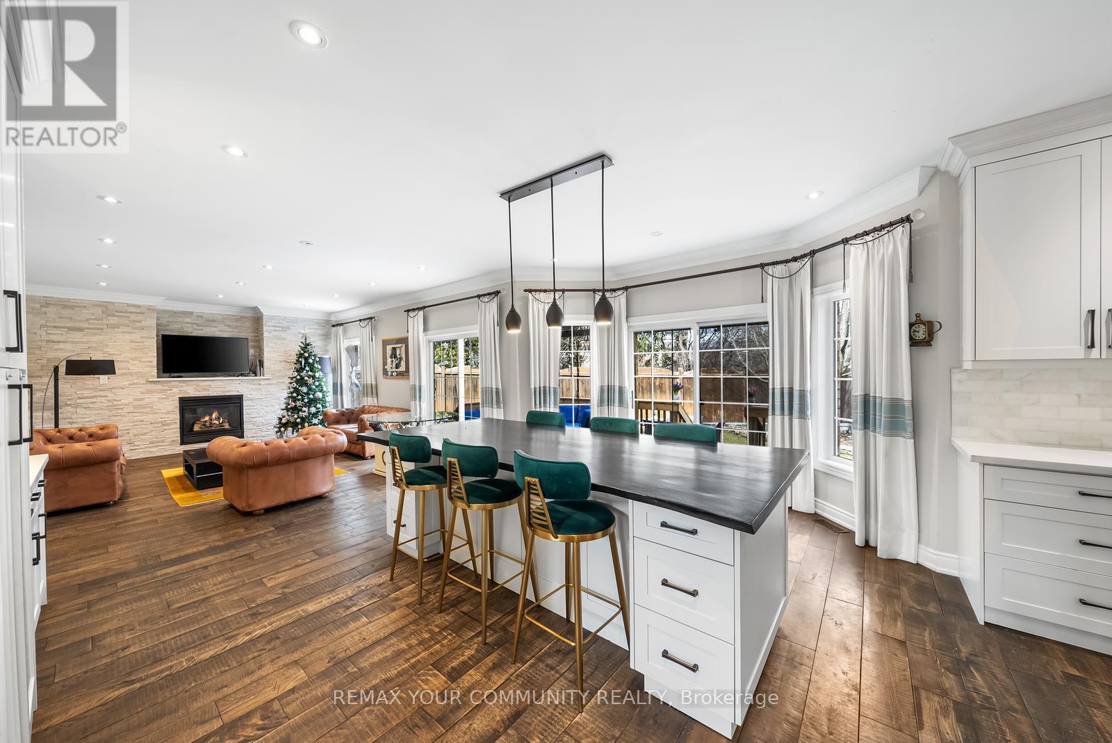 31 Marinucci Court, Richmond Hill, Ontario  L4C 0M5 - Photo 13 - N12884072