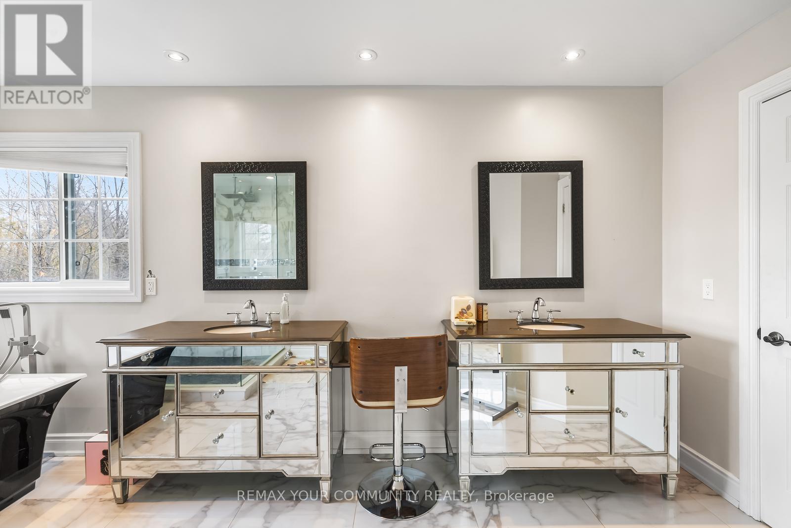 31 Marinucci Court, Richmond Hill, Ontario  L4C 0M5 - Photo 23 - N12884072