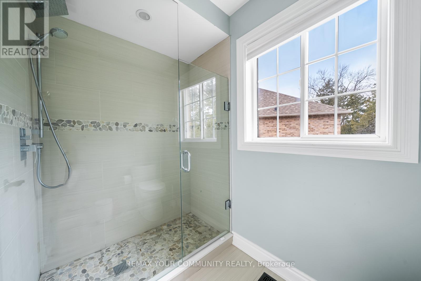 31 Marinucci Court, Richmond Hill, Ontario  L4C 0M5 - Photo 34 - N12884072