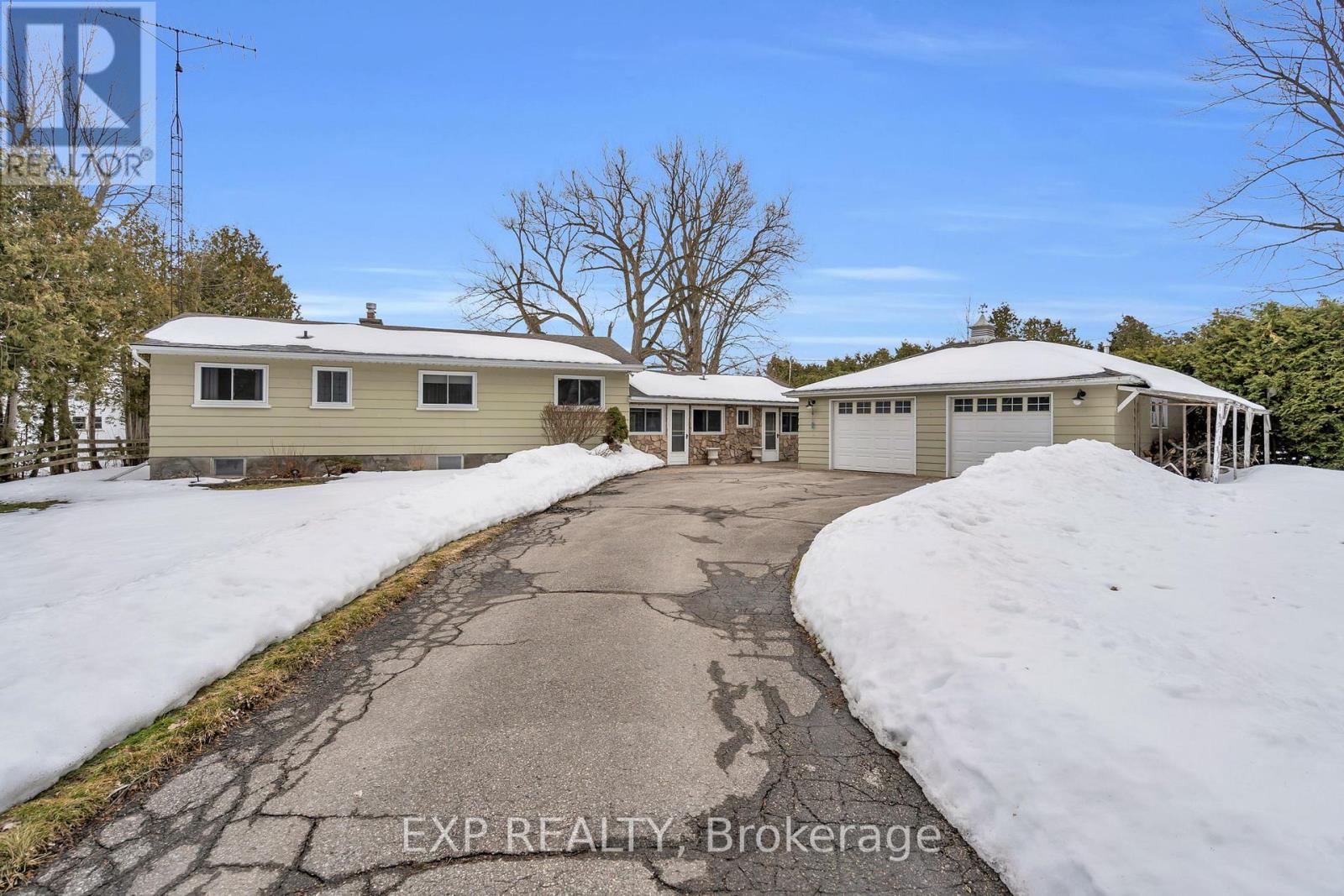 561 Duclos Point Road, Georgina, Ontario  L0E 1N0 - Photo 1 - N12861722