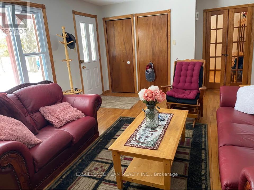 20596 Conc 5 Concession, South Glengarry, Ontario  K0C 1L0 - Photo 4 - X12884066