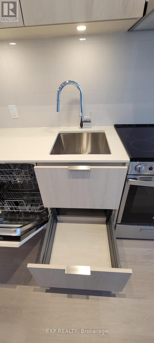 3210 - 448 Burnhamthorpe Road, Mississauga, Ontario  L5B 0R4 - Photo 30 - W12884088