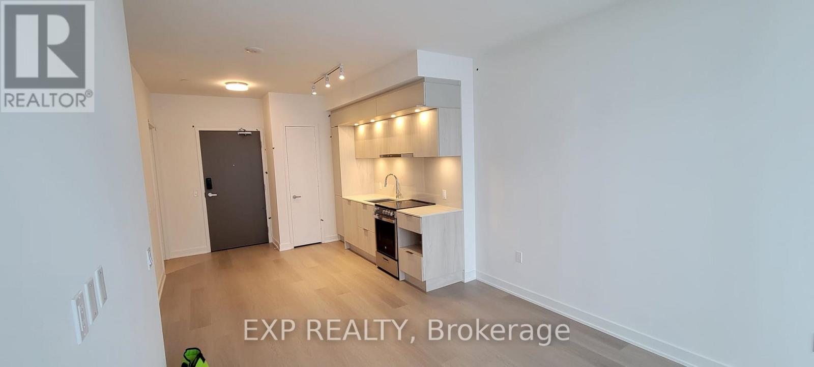 3210 - 448 Burnhamthorpe Road, Mississauga, Ontario  L5B 0R4 - Photo 7 - W12884088