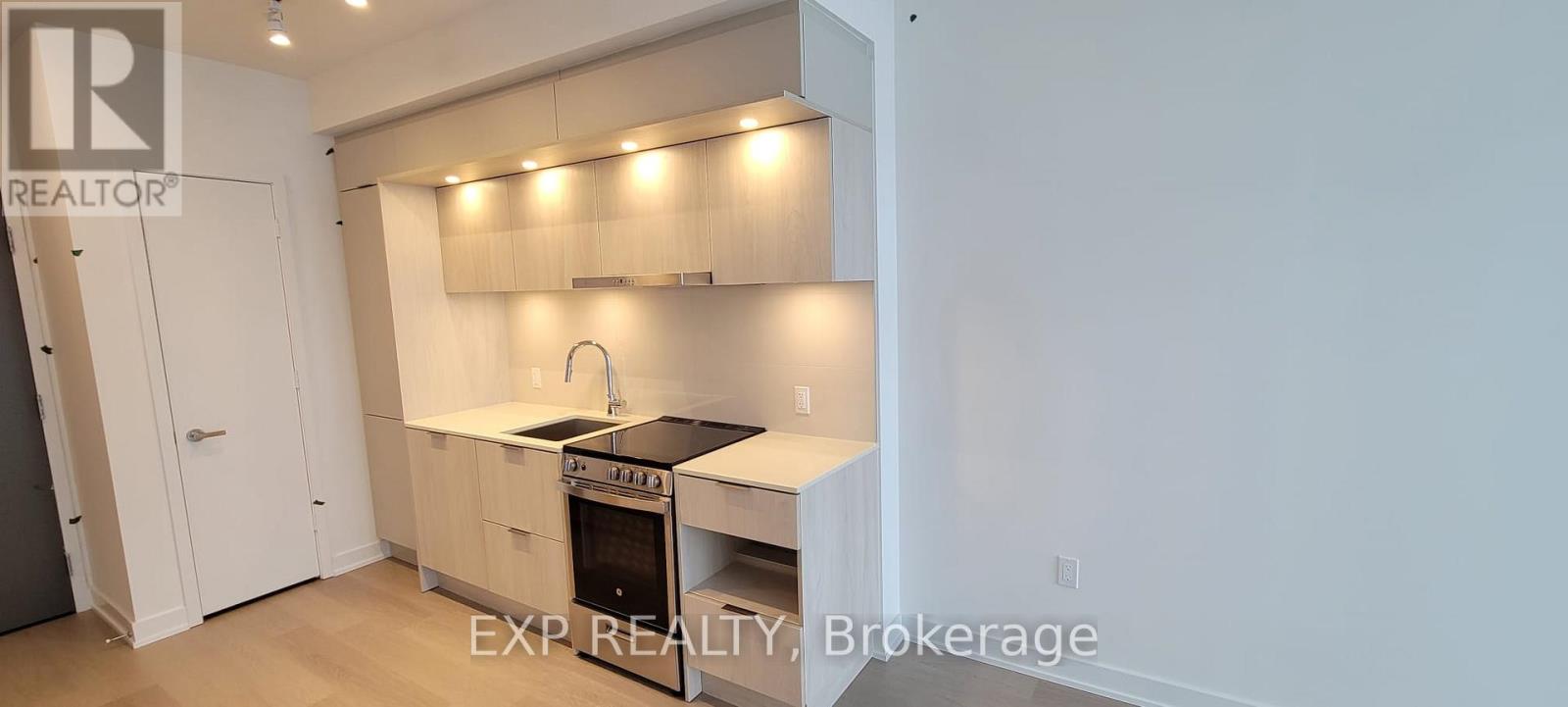 3210 - 448 Burnhamthorpe Road, Mississauga, Ontario  L5B 0R4 - Photo 8 - W12884088