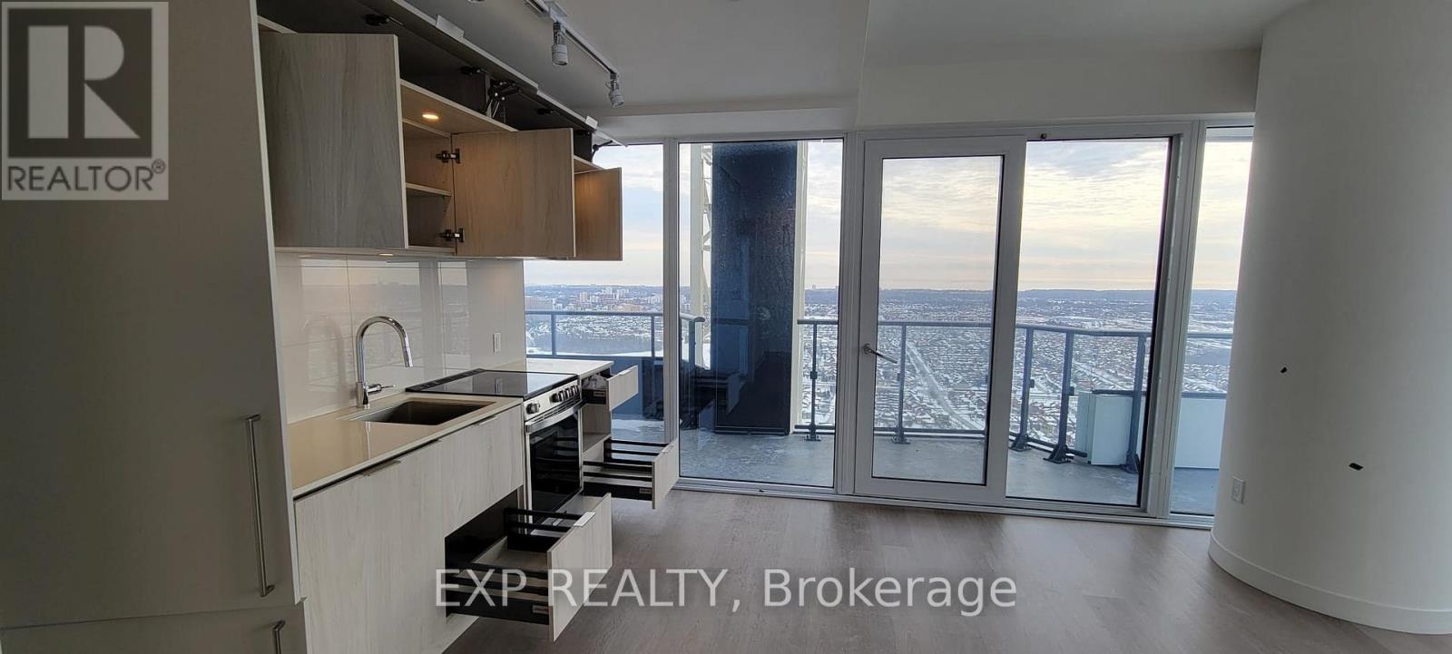 3811 - 448 Burnhamthorpe Road, Mississauga, Ontario  L5B 0R4 - Photo 7 - W12884110