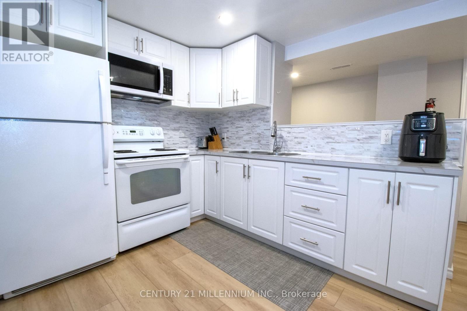 3 College Park Drive, Welland, Ontario  L3C 6Z6 - Photo 24 - X12884052