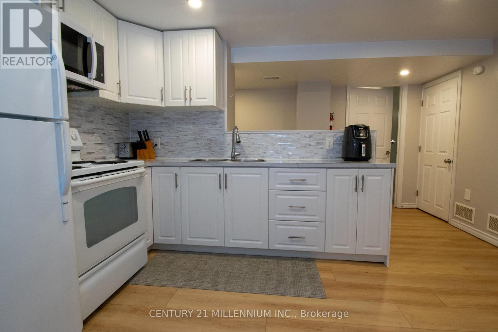 3 College Park Drive, Welland, Ontario  L3C 6Z6 - Photo 28 - X12884052