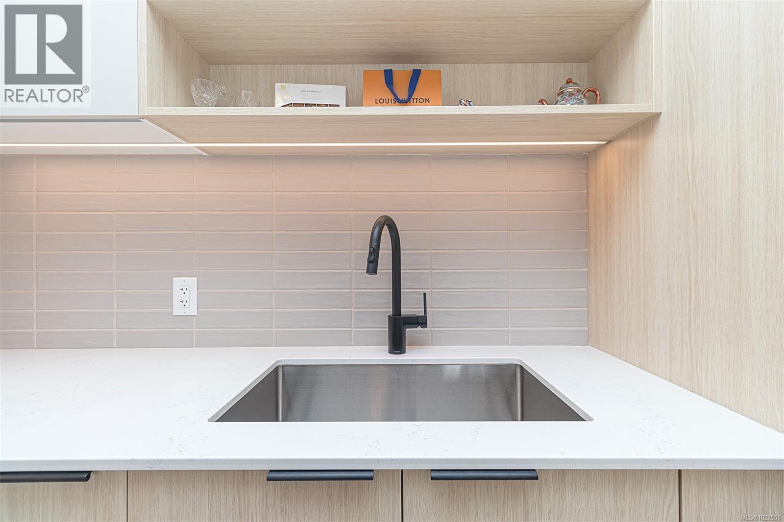 202 3564 Ryder Hesjedal Way, Colwood, British Columbia  V9C 3A1 - Photo 12 - 1028551