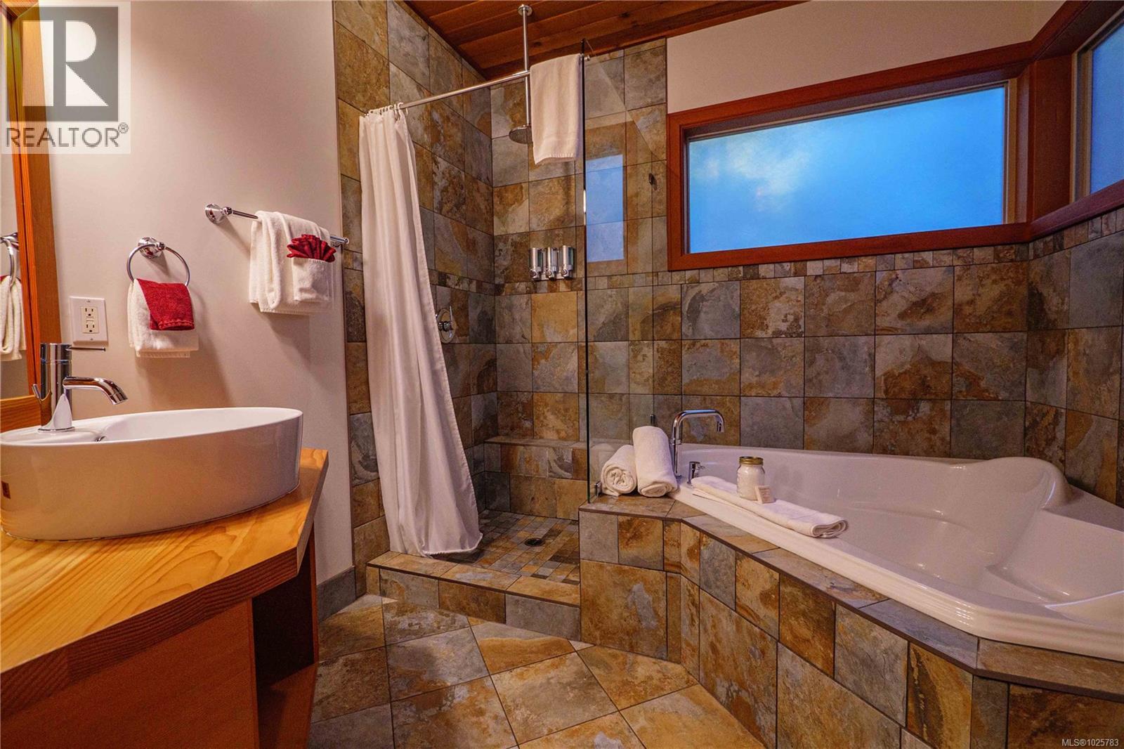 330 Reef Point Rd, Ucluelet, British Columbia  V0R 3A0 - Photo 20 - 1025783