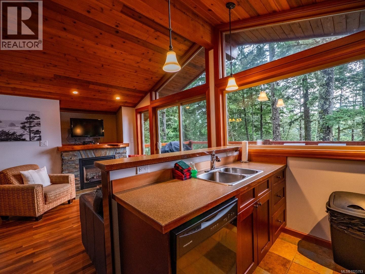 330 Reef Point Rd, Ucluelet, British Columbia  V0R 3A0 - Photo 38 - 1025783