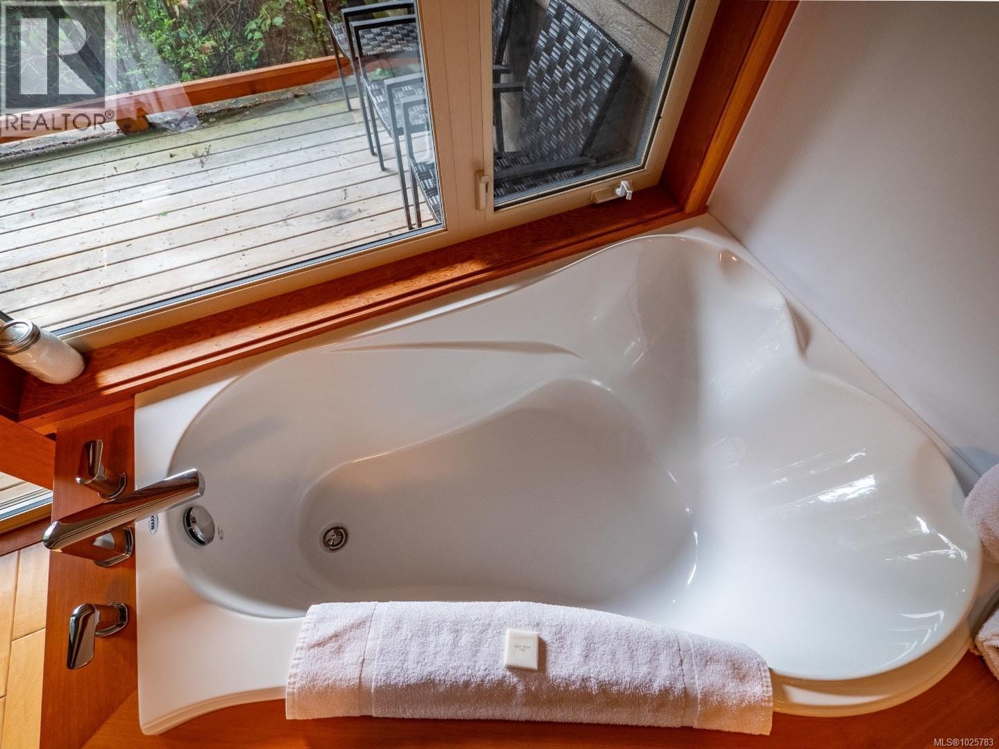 330 Reef Point Rd, Ucluelet, British Columbia  V0R 3A0 - Photo 51 - 1025783