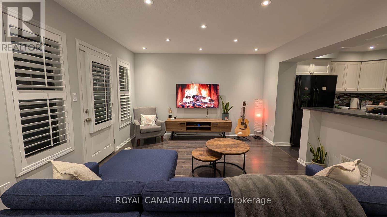 24 Midhope Way, Brampton, Ontario  L6Y 5W6 - Photo 4 - W12880386