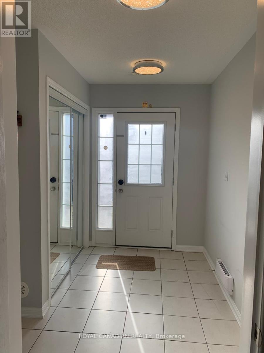 24 Midhope Way, Brampton, Ontario  L6Y 5W6 - Photo 3 - W12880386