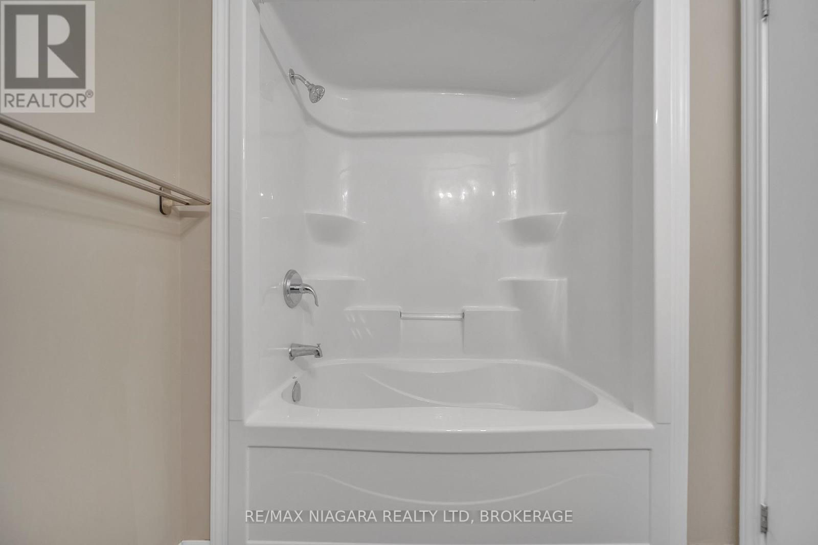 178 Broadway Lane, Welland, Ontario  L3C 5L5 - Photo 22 - X12884124