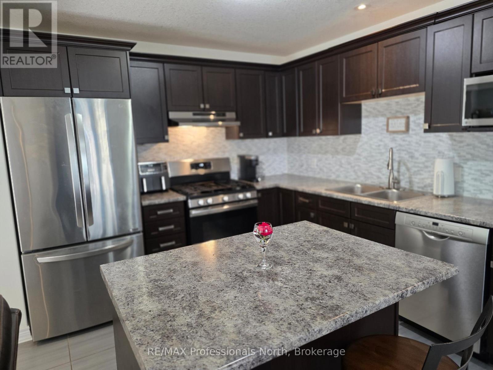 8 Spalding Crescent, Huntsville, Ontario  P1H 1C9 - Photo 13 - X12884134