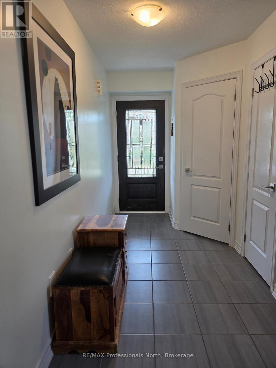 8 Spalding Crescent, Huntsville, Ontario  P1H 1C9 - Photo 9 - X12884134