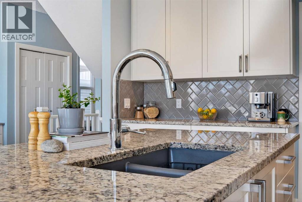 83 Fireside Crescent N, Cochrane, Alberta  T4C 2L5 - Photo 4 - A2288542