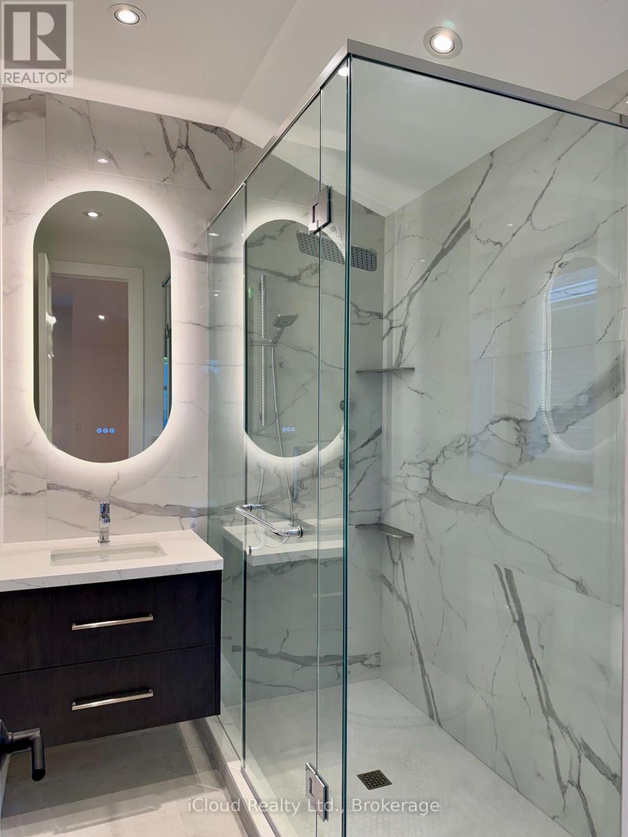 201 Troy Street, Mississauga, Ontario  L5G 1S9 - Photo 24 - W12884120