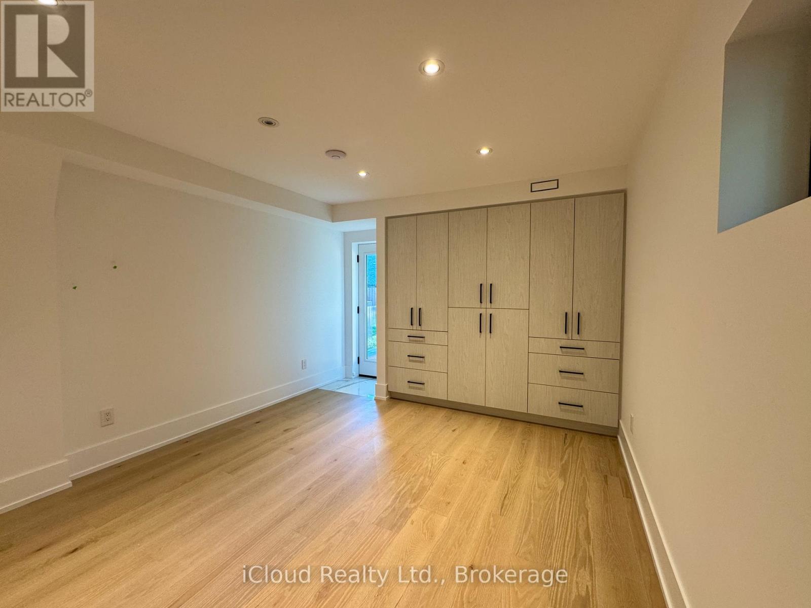 201 Troy Street, Mississauga, Ontario  L5G 1S9 - Photo 28 - W12884120